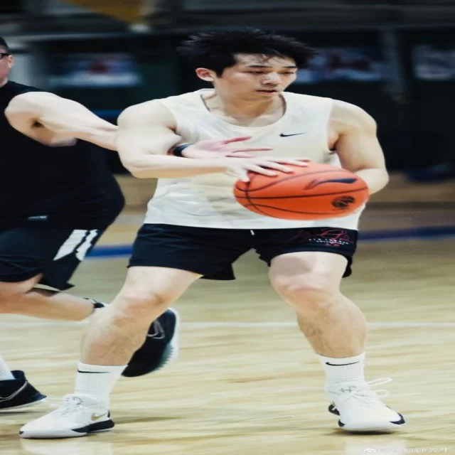 田径接力阵容分析：年轻化战略与第66组特点